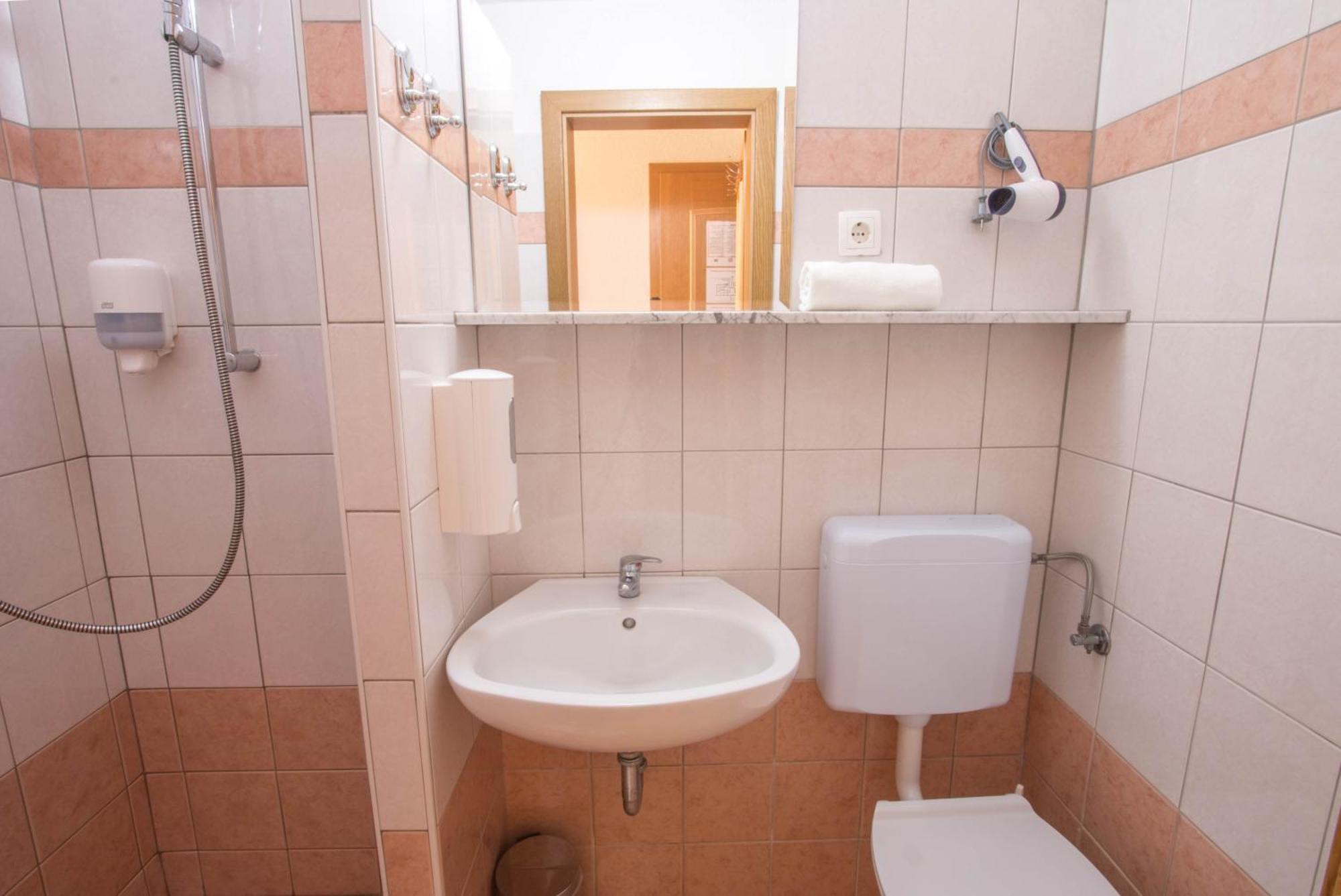 Jagodic Garni Hotel Cerklje na Gorenjskem Oda fotoğraf